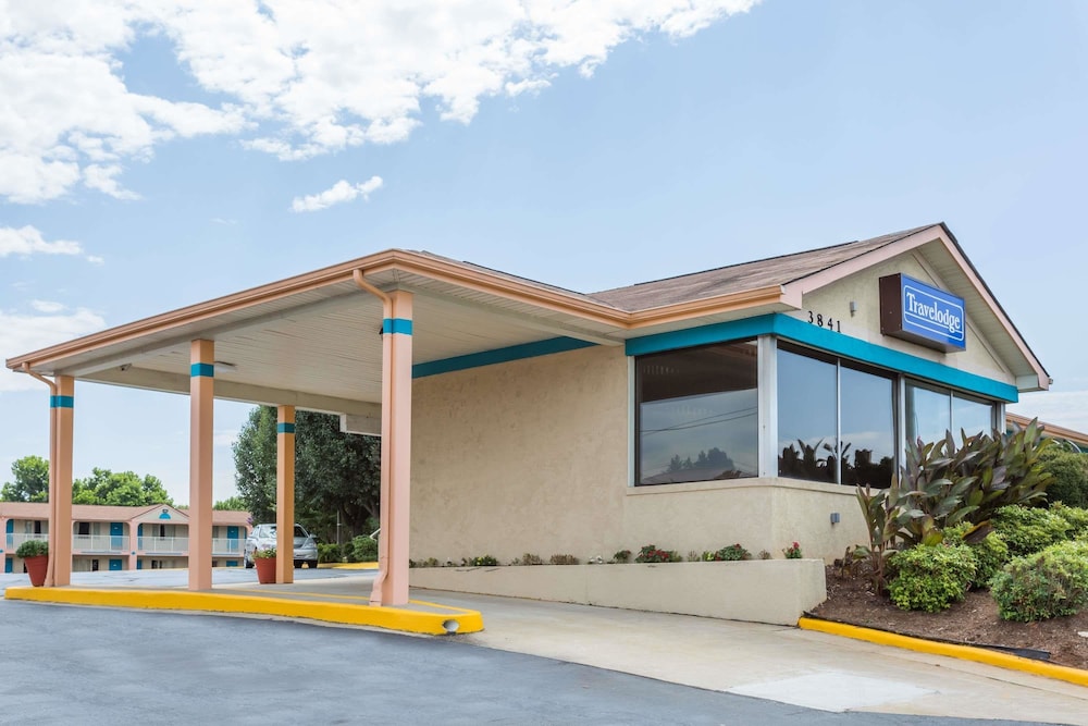 Travelodge by Wyndham Ridgeway Martinsville Area 1/16
