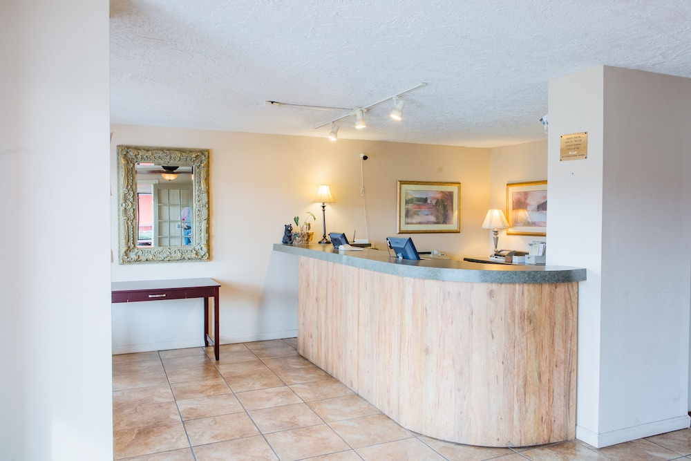 Americana Inn a Travelodge by Wyndham 10/50