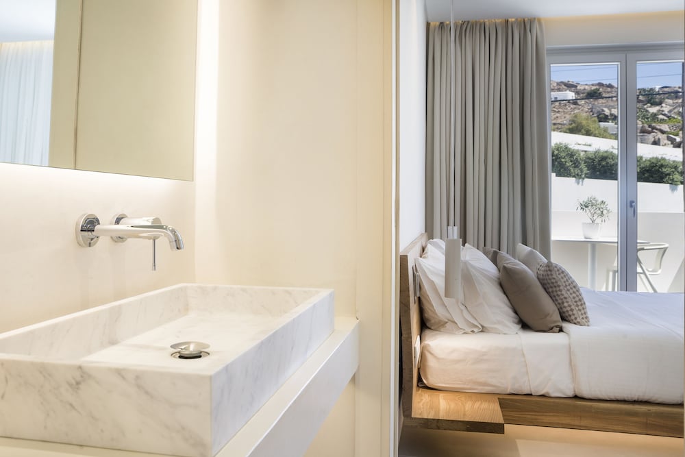 Mykonos Dove Beachfront Hotel 23/73
