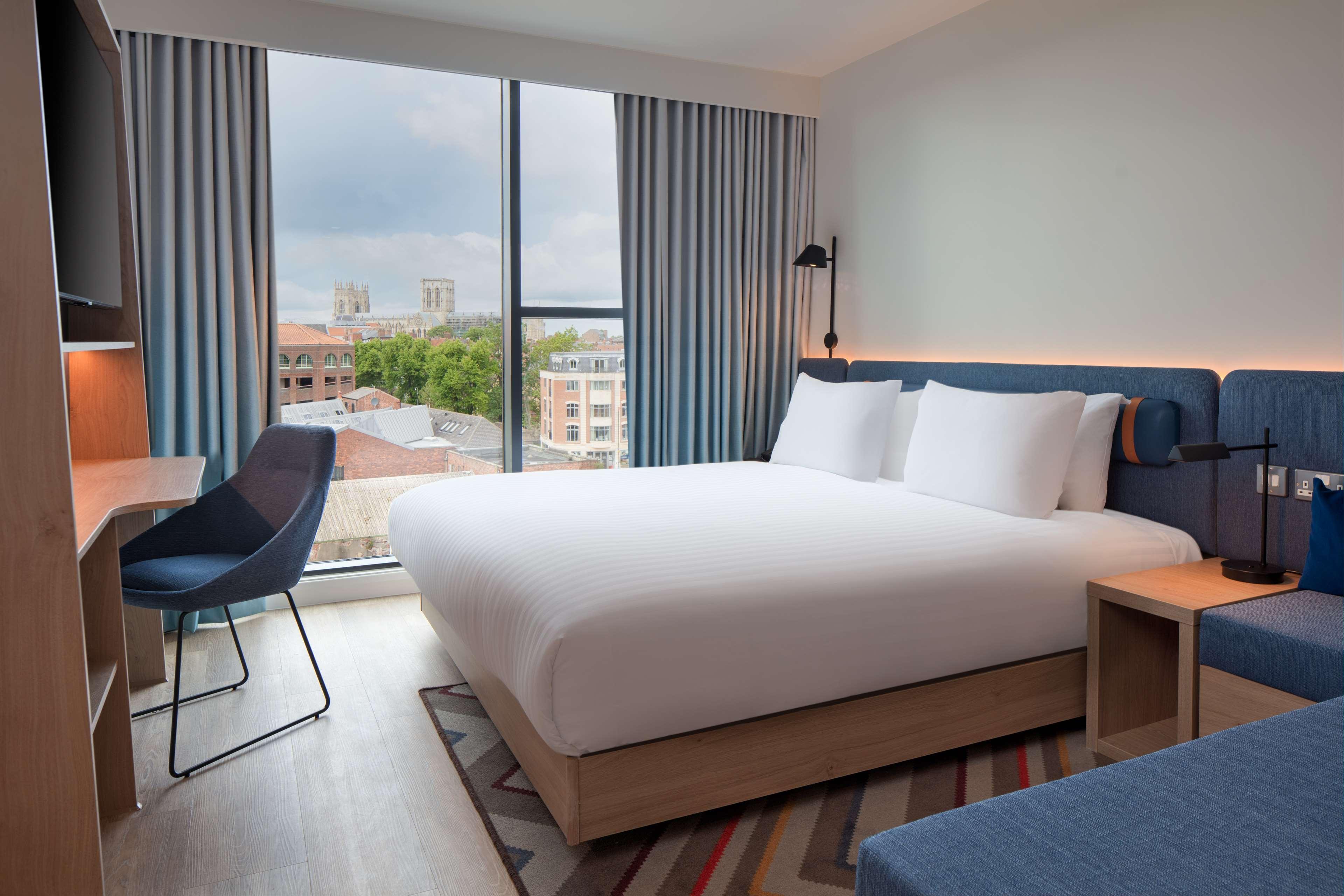 ROOM, KING BED, HIGH FLOOR