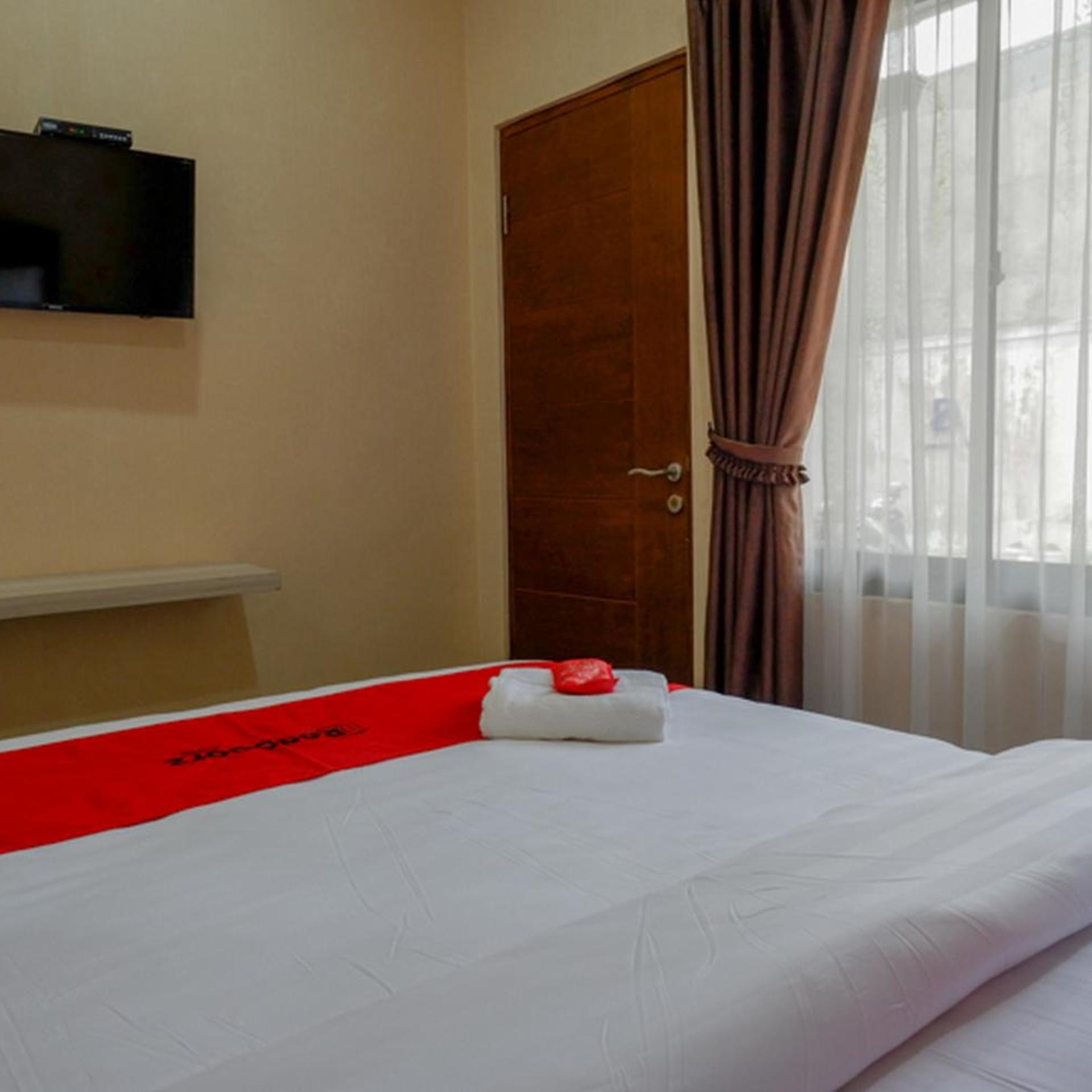 RedDoorz @ Jalan Majapahit Semarang 24/56
