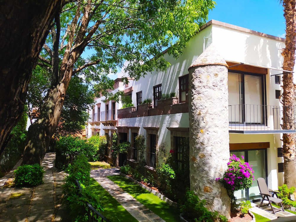 Doña Urraca Hotel &amp; Spa 63/67