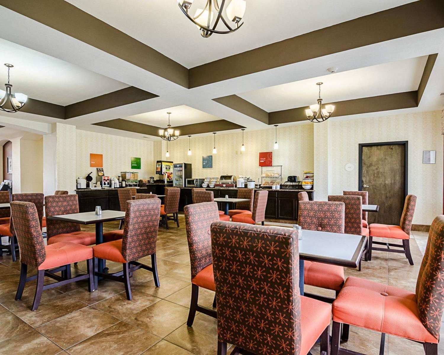 Comfort Inn & Suites Lawrence - University Area 37/49