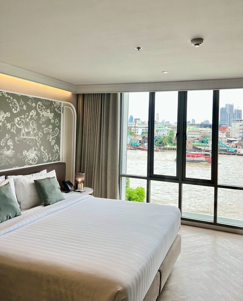 2 BEDROOMS, SUITE, KING BED, RIVER VIEW