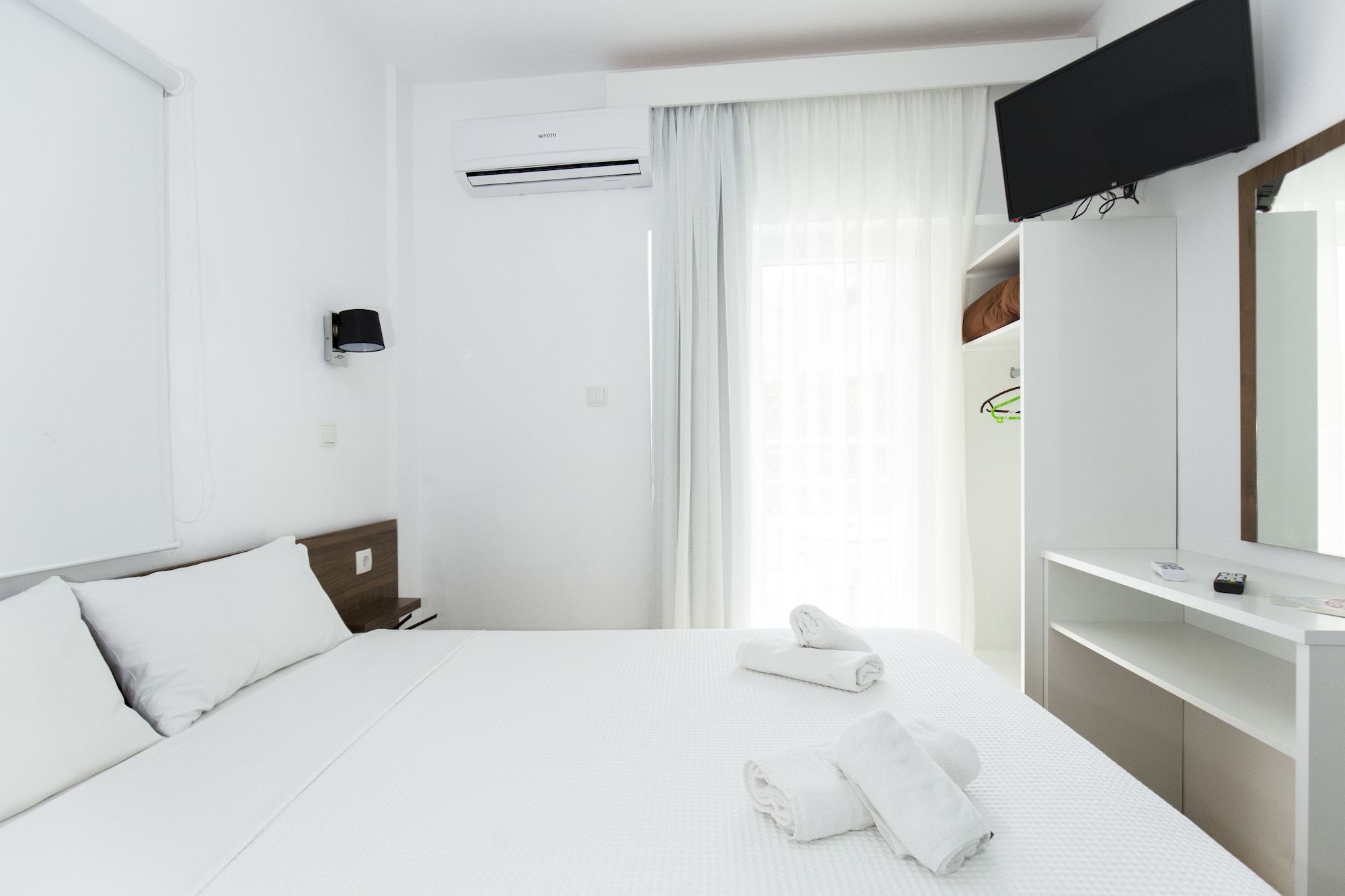 ECONOMY, SINGLE, QUEEN BED, COURTYARD VIEW