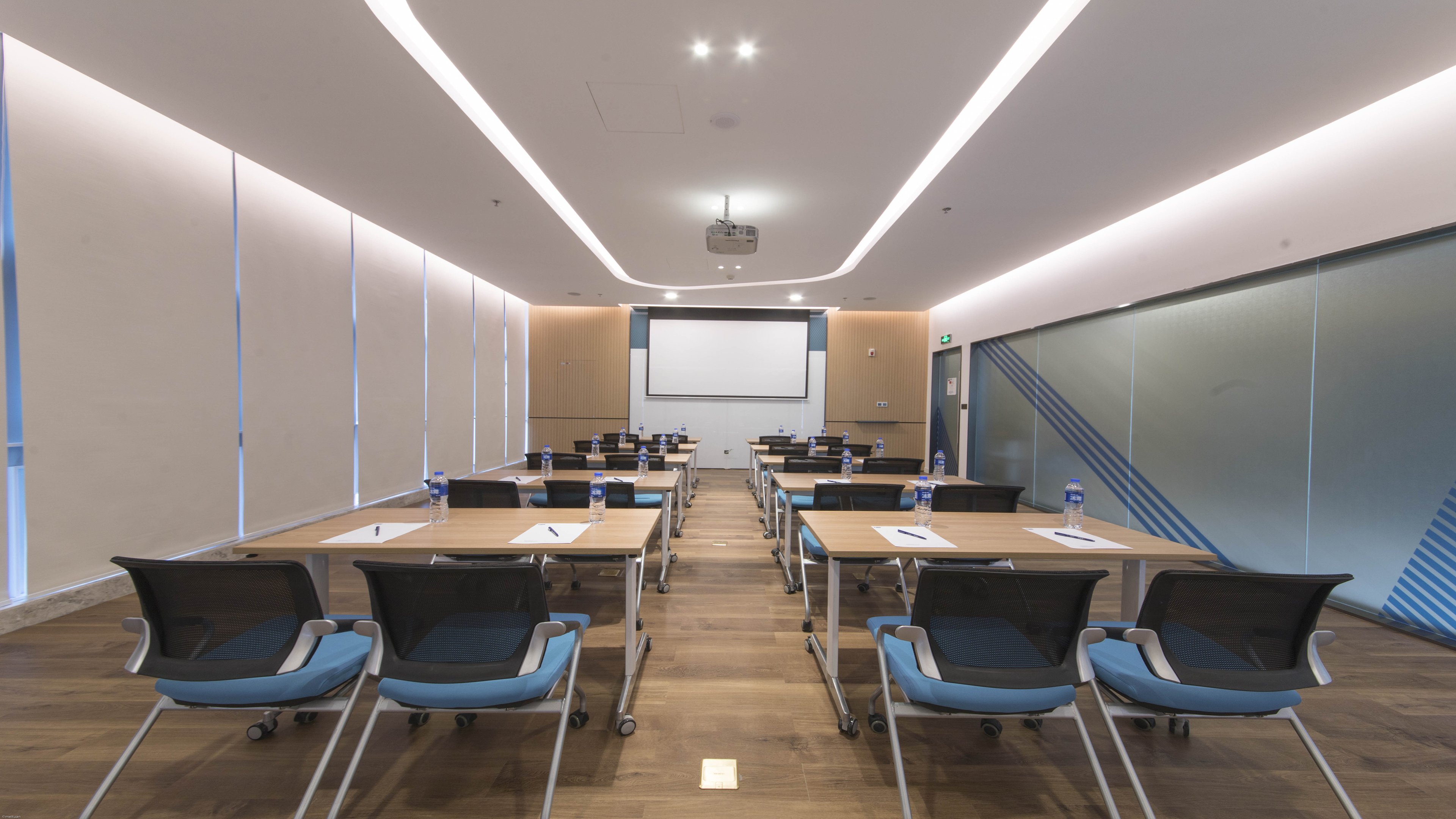 Holiday Inn Express Liyang Huafu 14/19