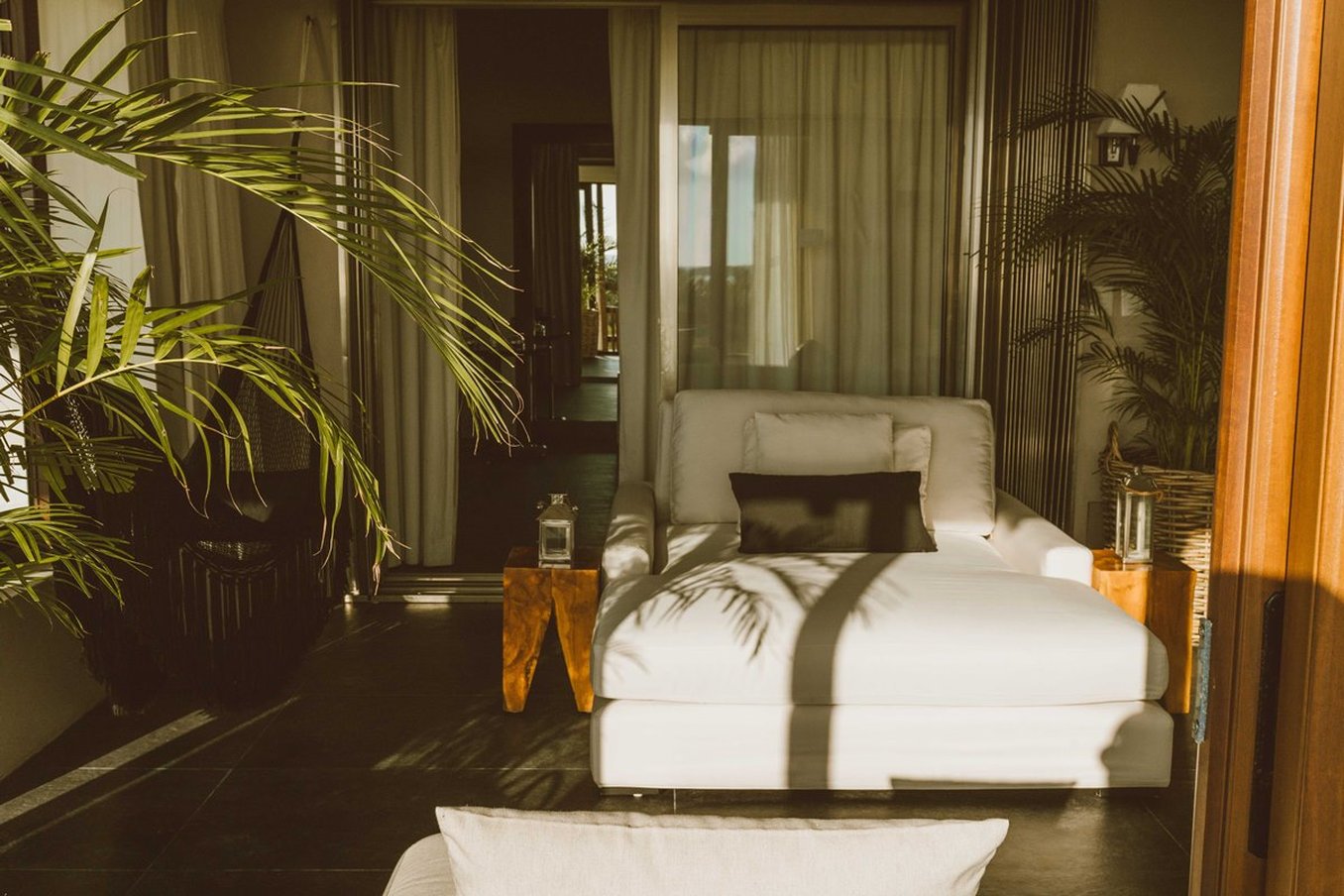 JASHITA HOTEL BOUTIQUE 26/84