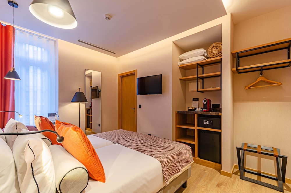 STANDARD, DOUBLE OR TWIN BED