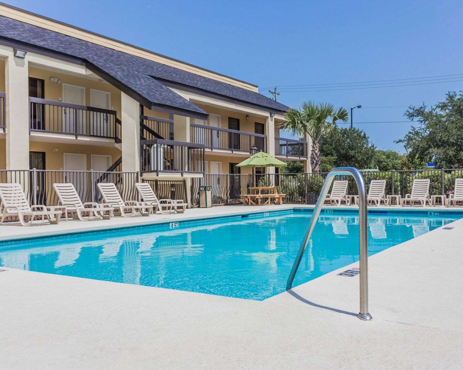 Quality Inn Mt. Pleasant - Charleston 1/18