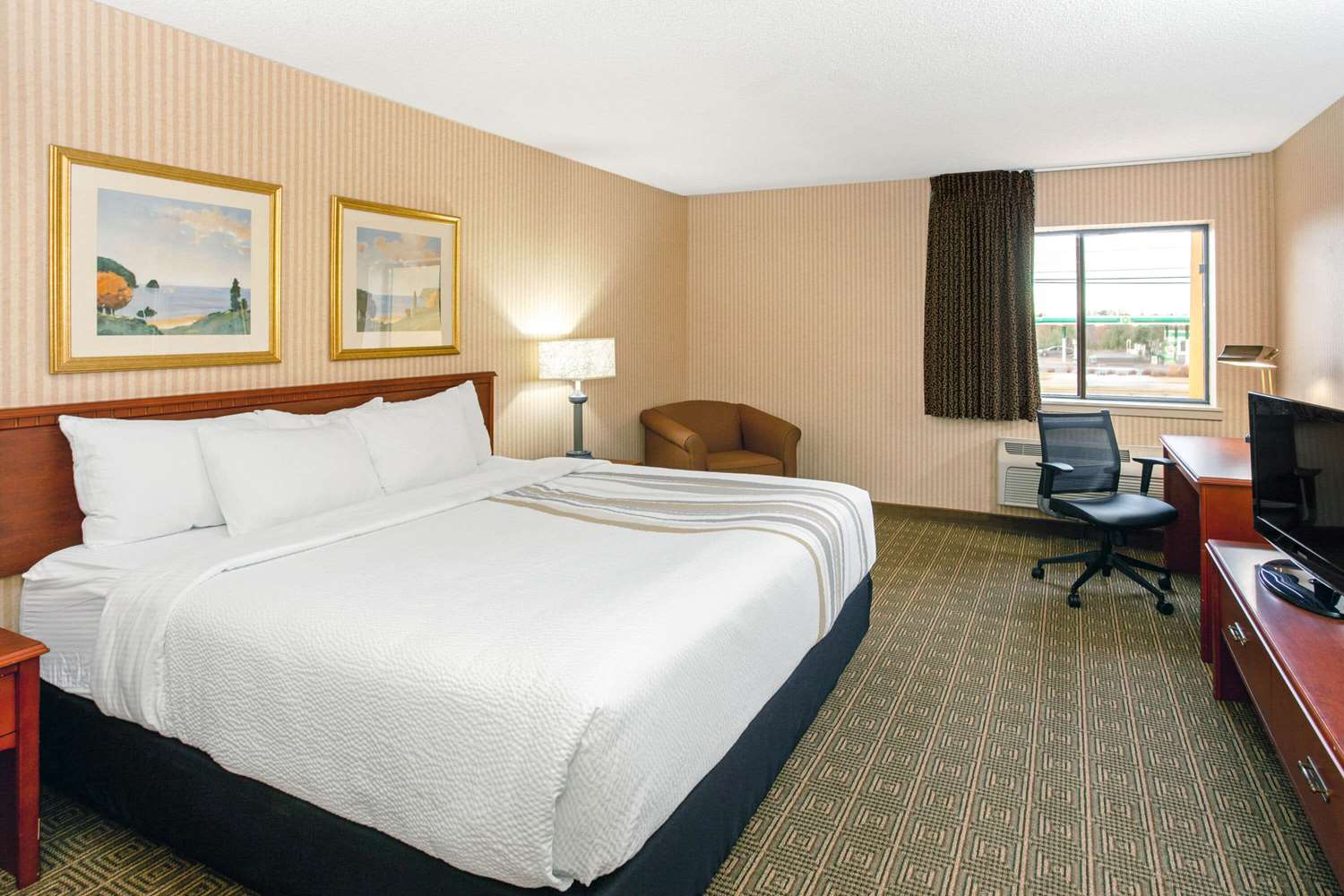 La Quinta Inn Suites By Wyndham Stevens Point 9/24