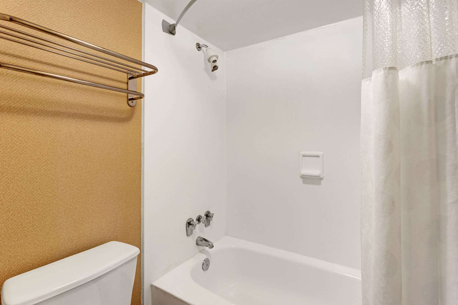 Ramada By Wyndham Baltimore West 10/10