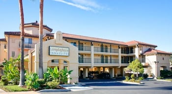 Lamplighter Inn Suites 5/46