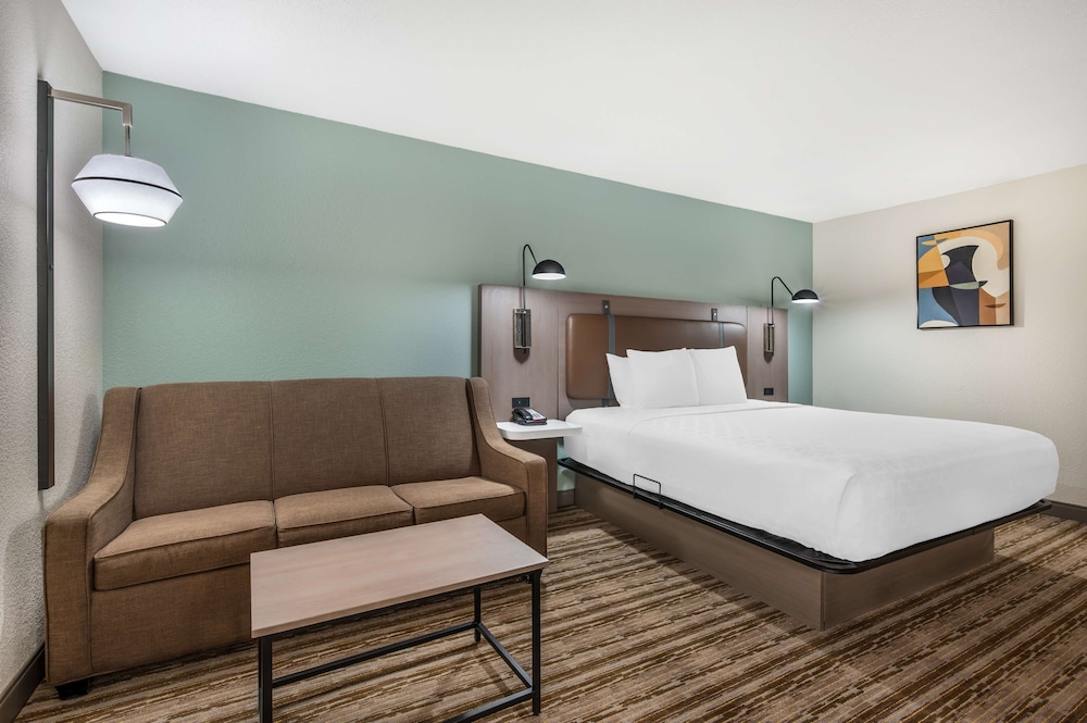 Standard, King Bed, Sofa, Accessible