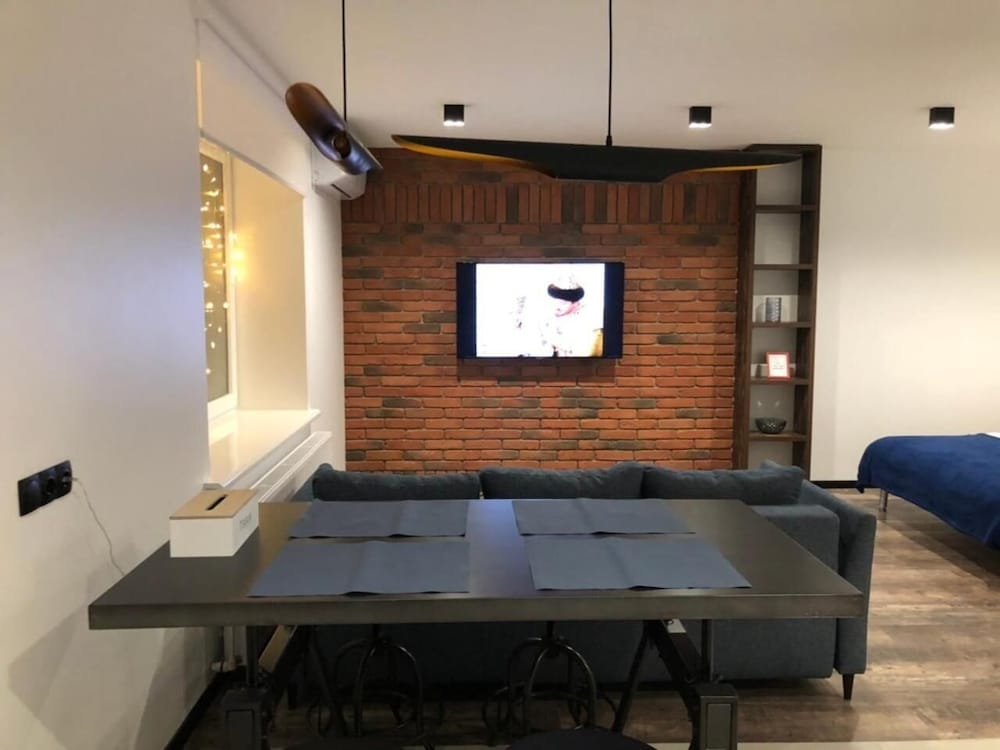 Park Regis Concierge Apartments 7/41