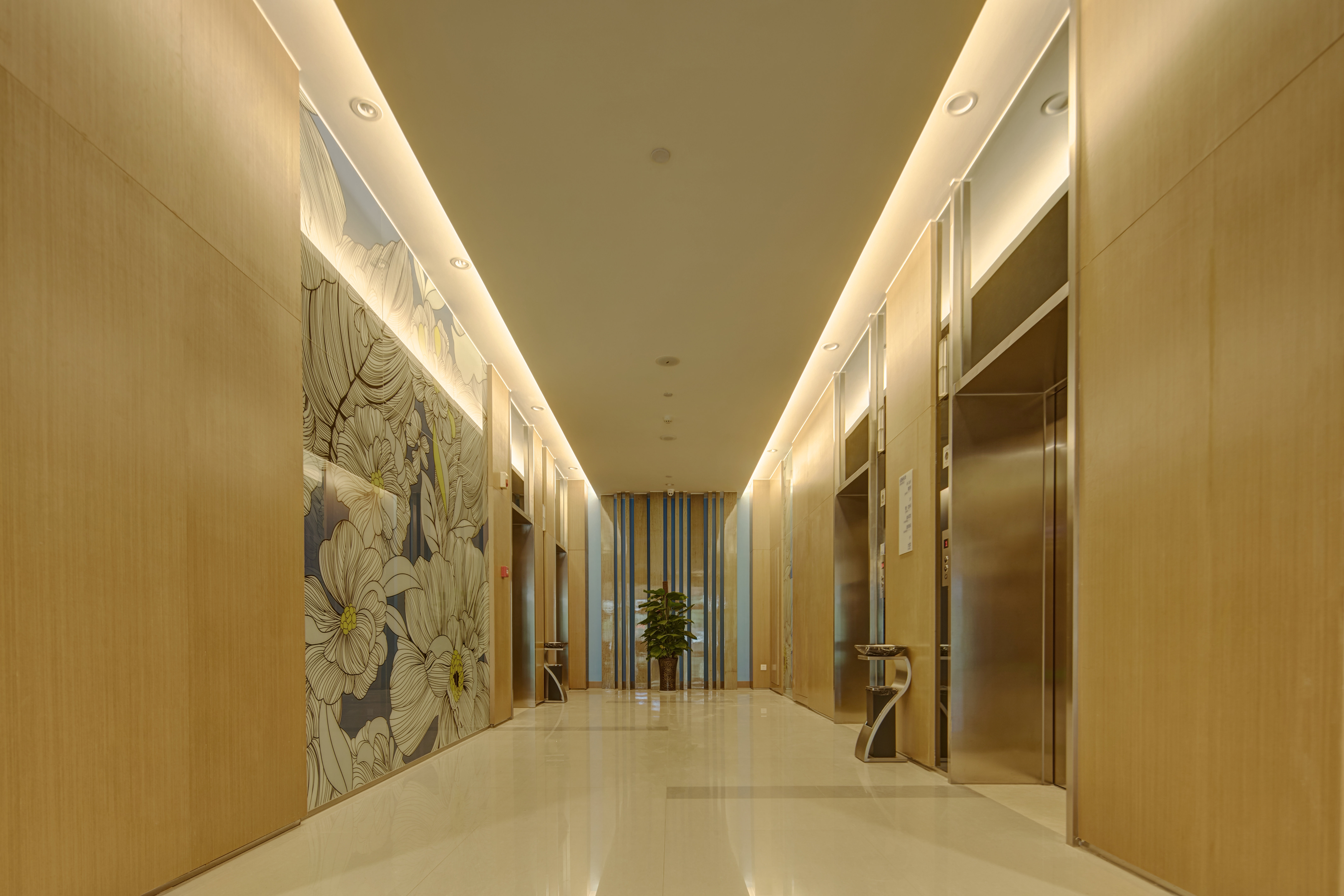 HOLIDAY INN EXPRESS LUOYANG YICHUAN 20/56