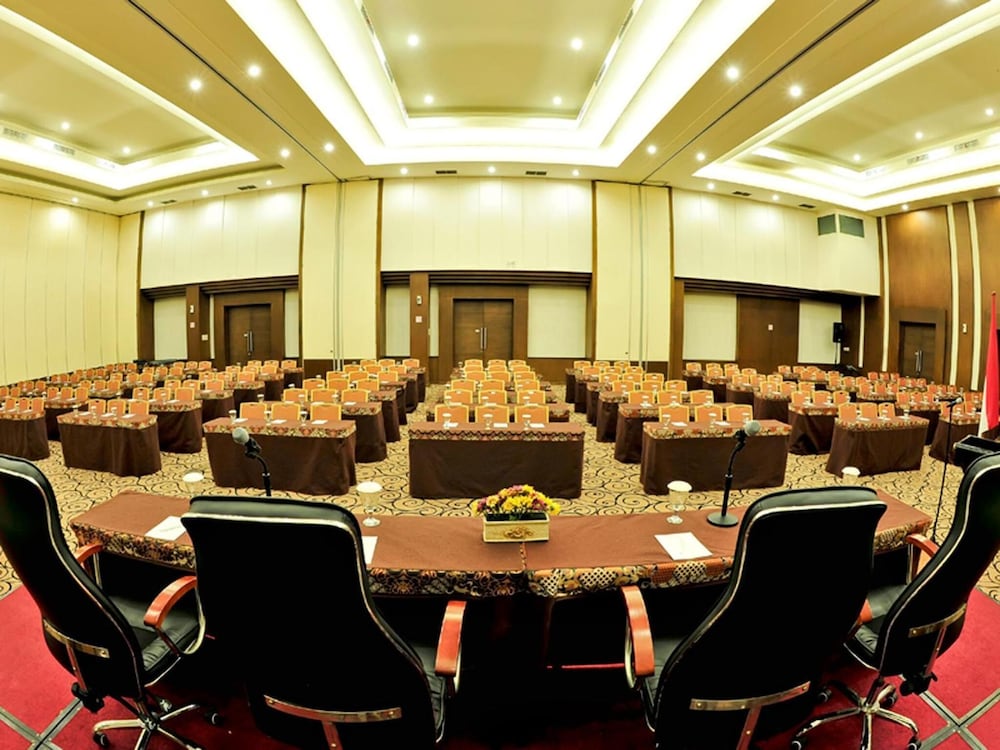 Hotel Grasia Semarang 26/33