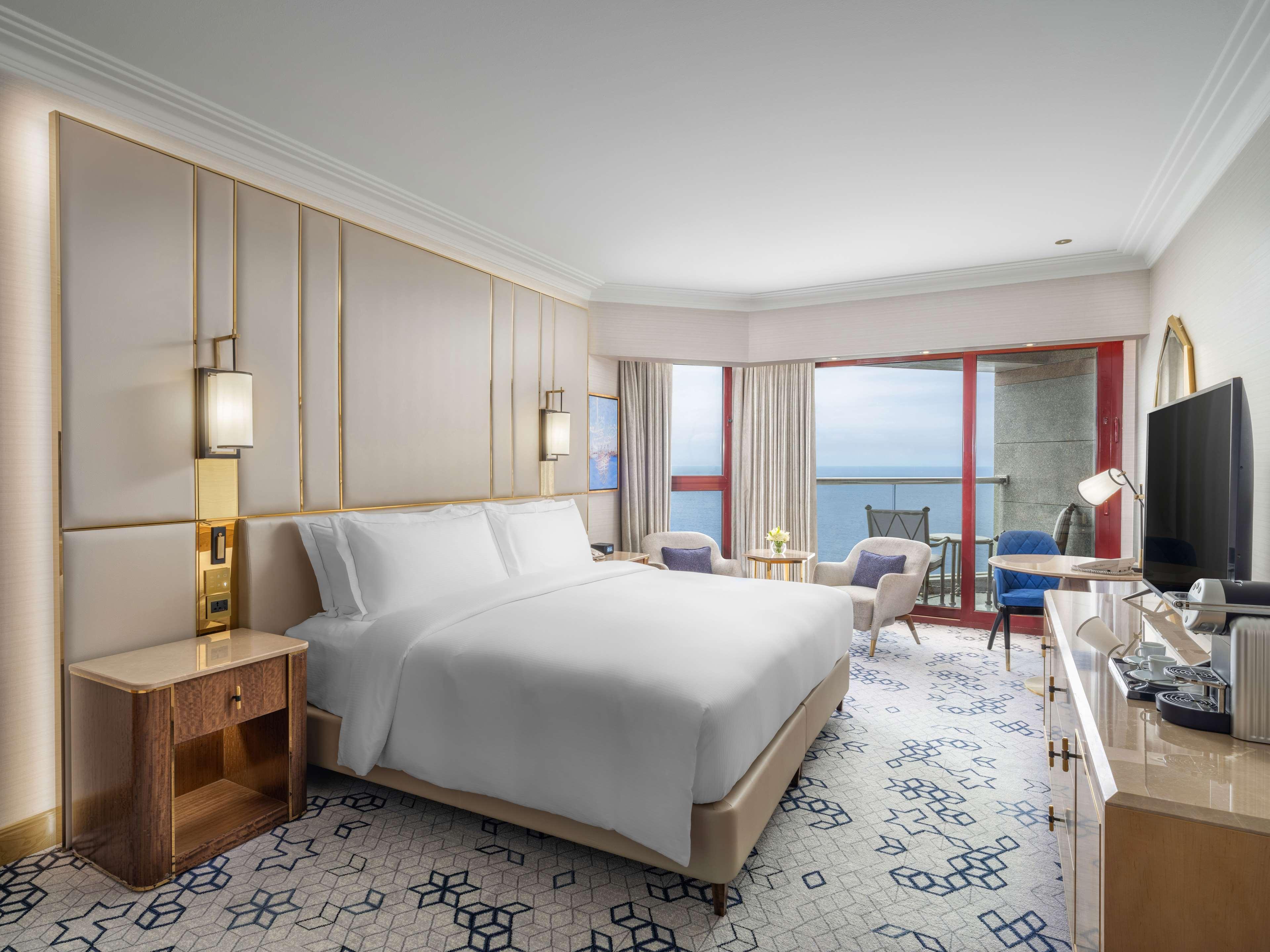 EXECUTIVE, SUITE, PARTIAL OR FULL SEA VIEW