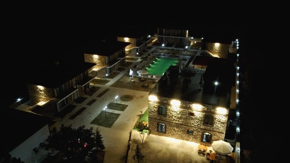 Hotel Rezve 2/25