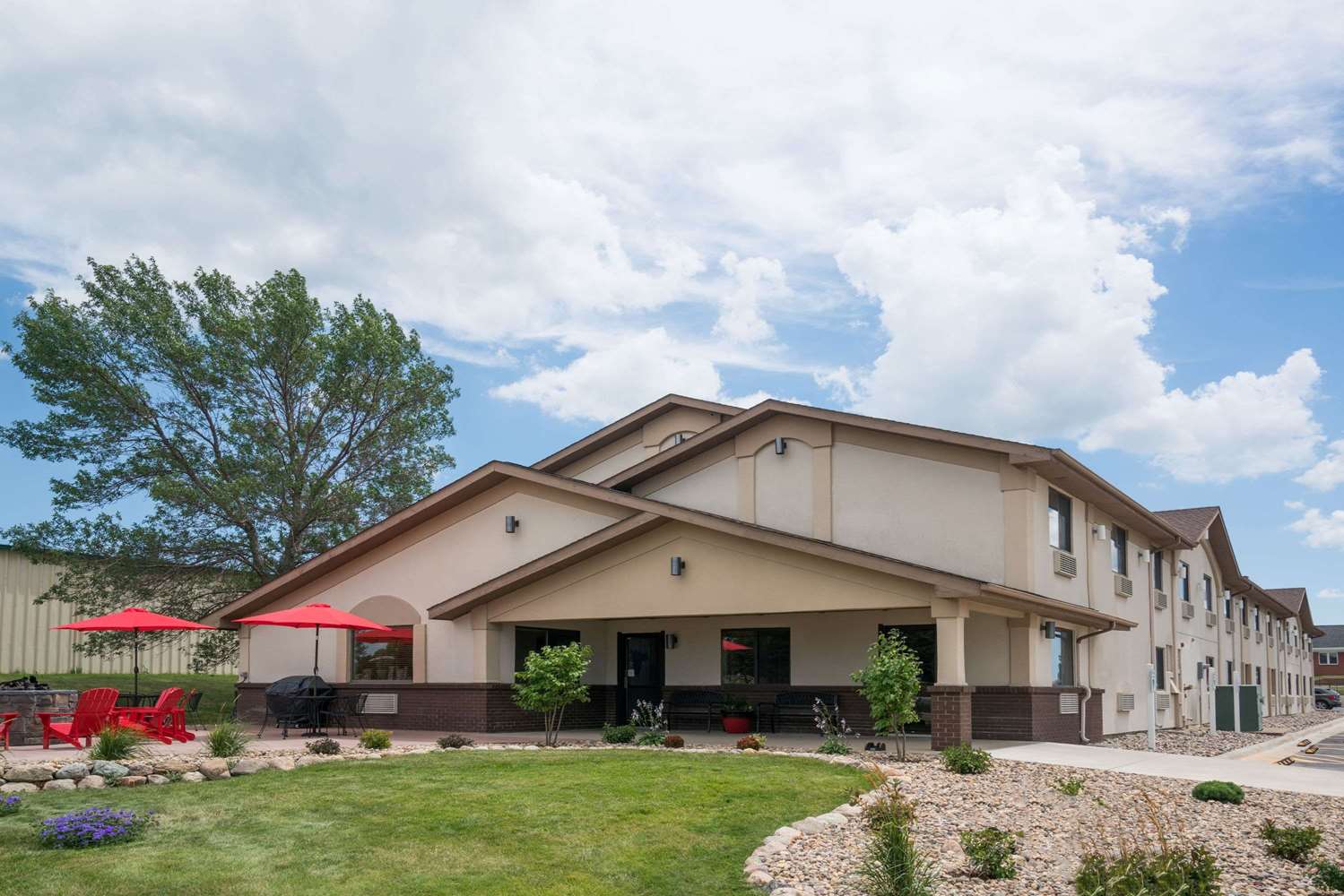 Super 8 by Wyndham Spirit Lake/Okoboji 2/41