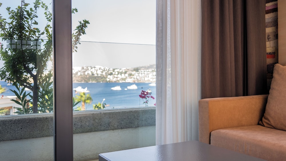 Costa Farilya Special Class Hotel 53/71