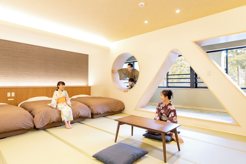 Interior, Japanese, Superior, Triple, 7 Futon Beds, Indoor Bath
