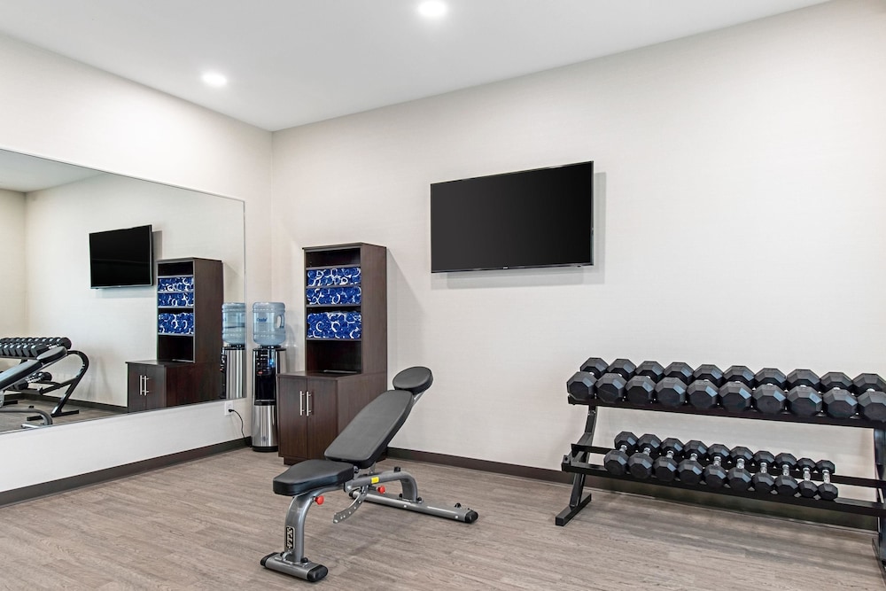 Comfort Suites Grove City Columbus South 18/36