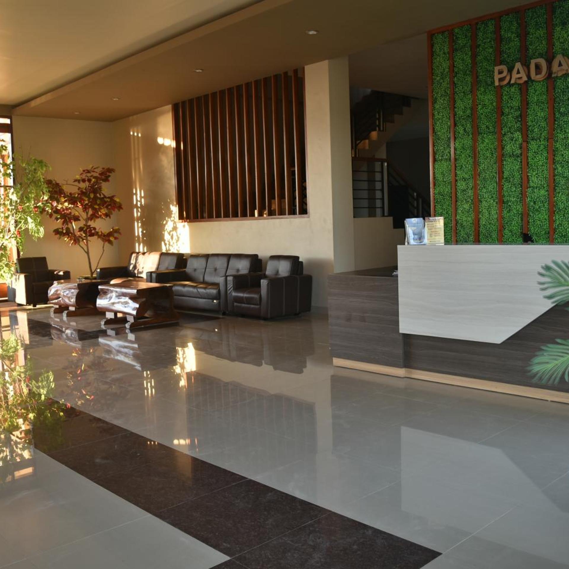 Padadita Beach Hotel 24/50