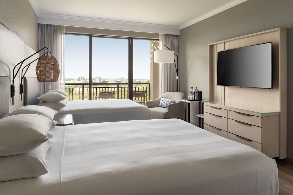 SUITE, MULTIPLE BEDS, POOL VIEW, BALCONY
