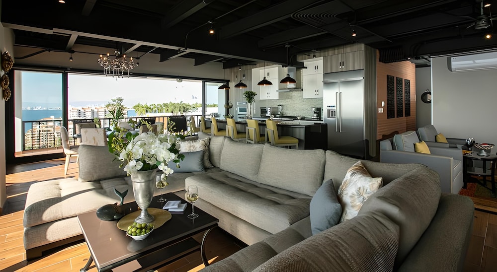Pinnacle Resorts 179 - Adults Only 25/49