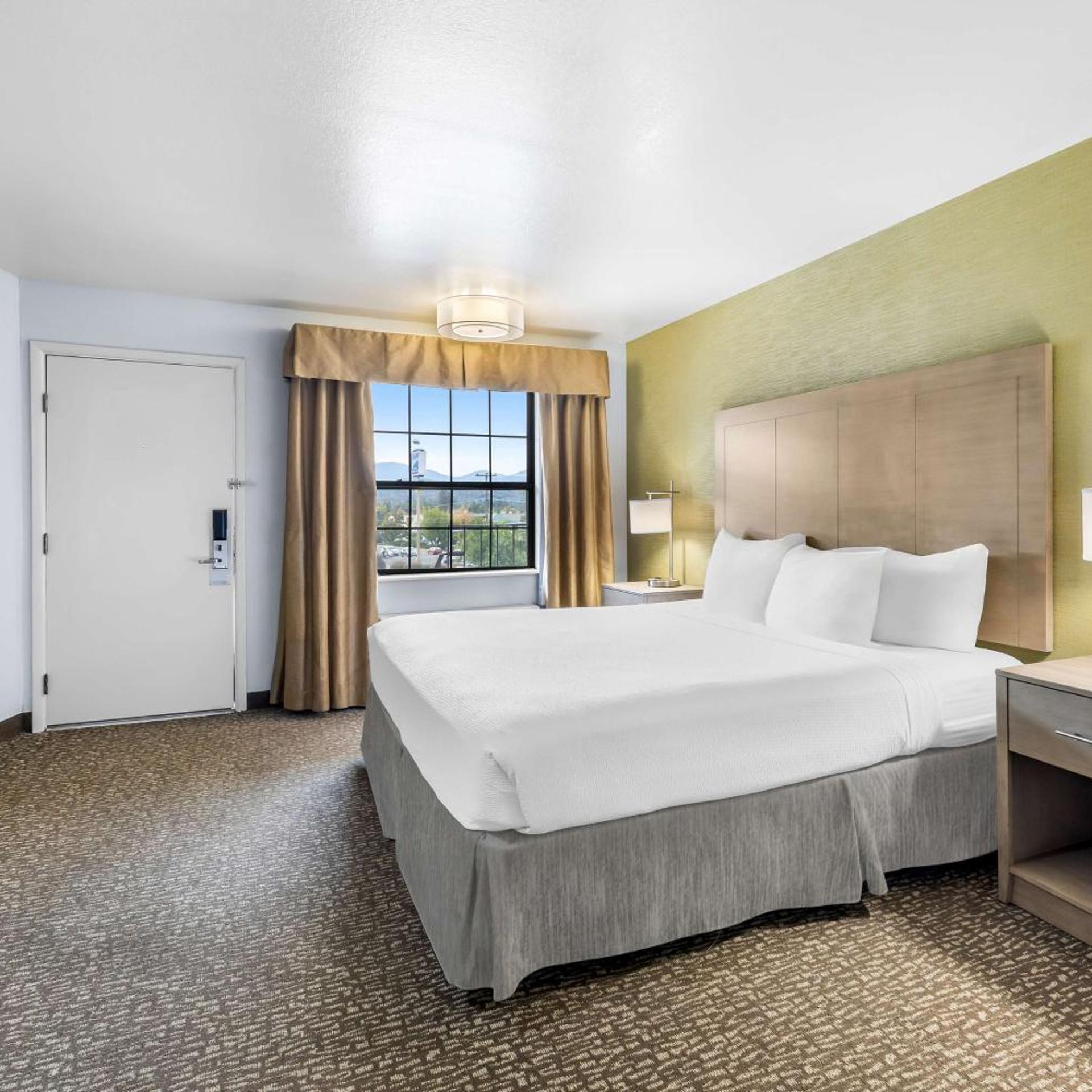 Suite, King Bed, Hot Tub