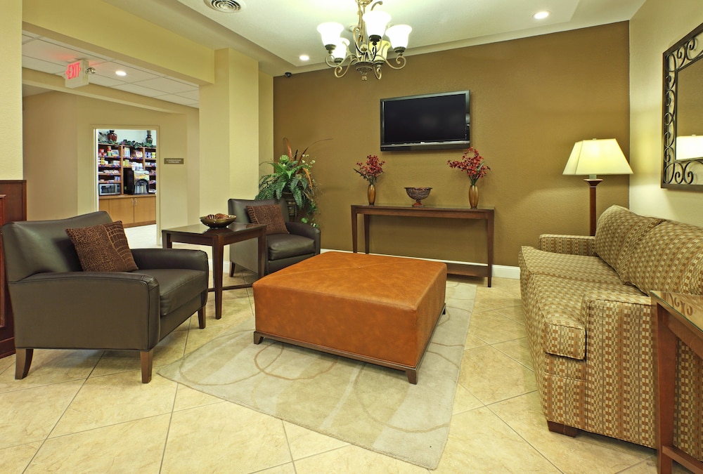 Candlewood Suites Fayetteville – University of Arkansas 34/63