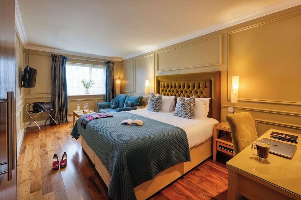 EXECUTIVE, TWIN BEDS