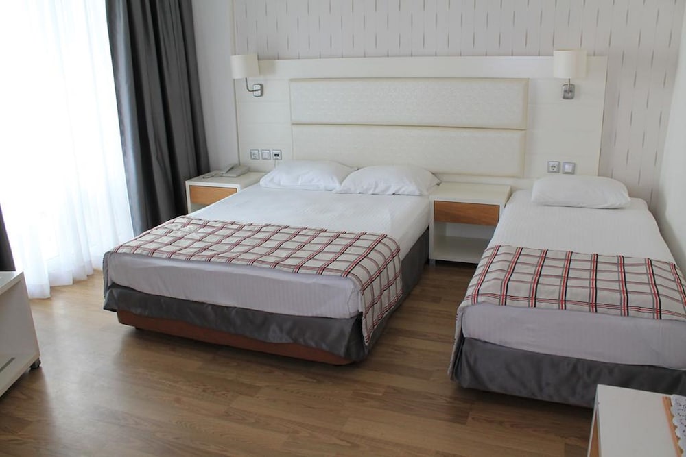 Yunus Hotel 13/71