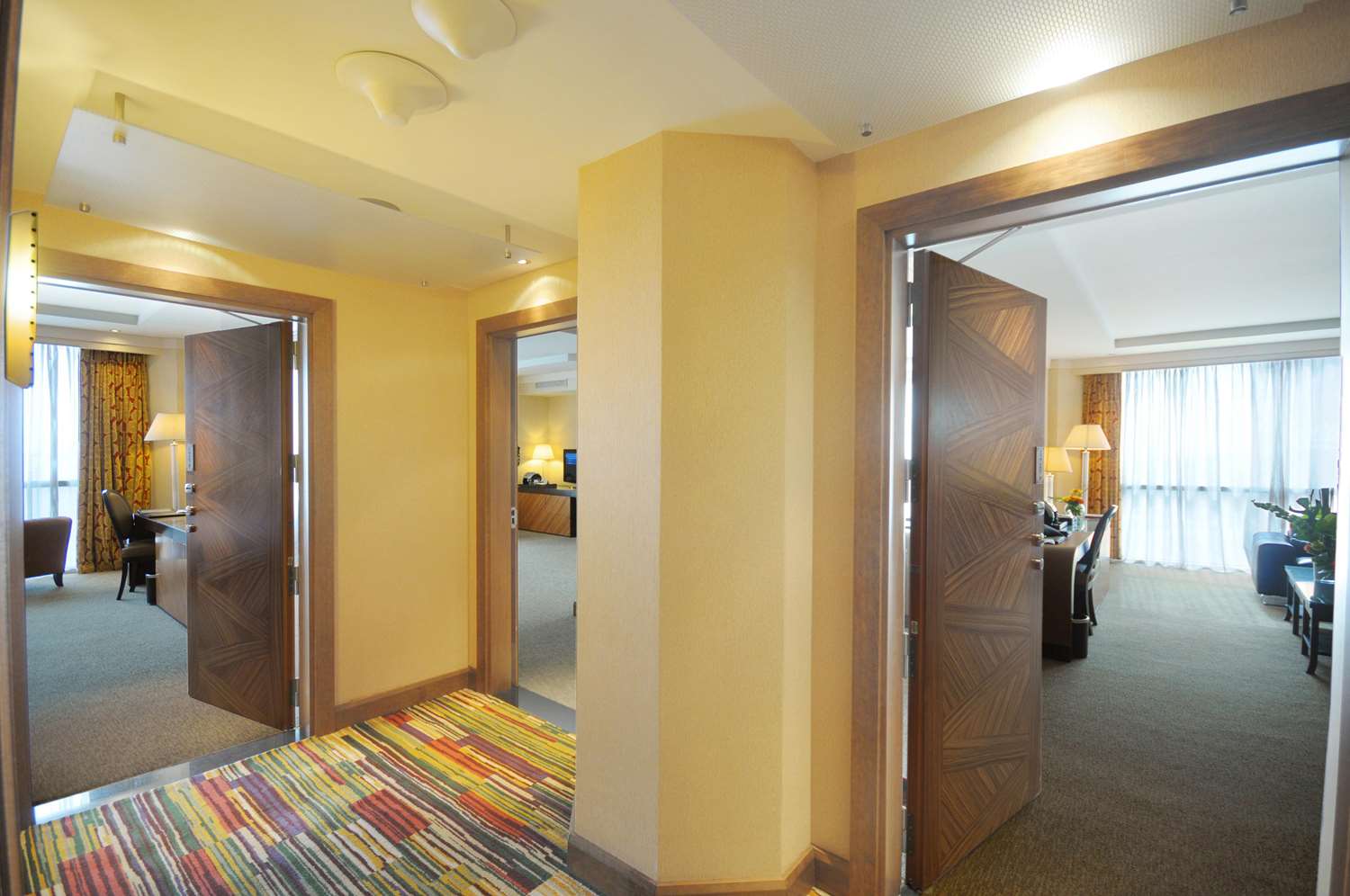 Kenzi Tower Hotel 5/43