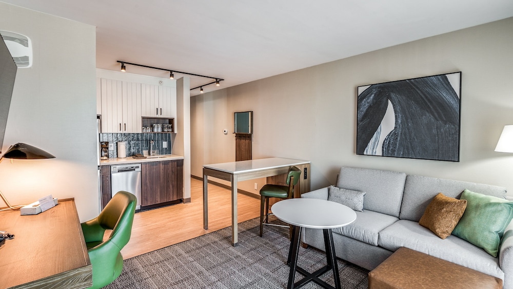 Staybridge Suites Dallas Market Ctr Love Field, an IHG Hotel 30/50