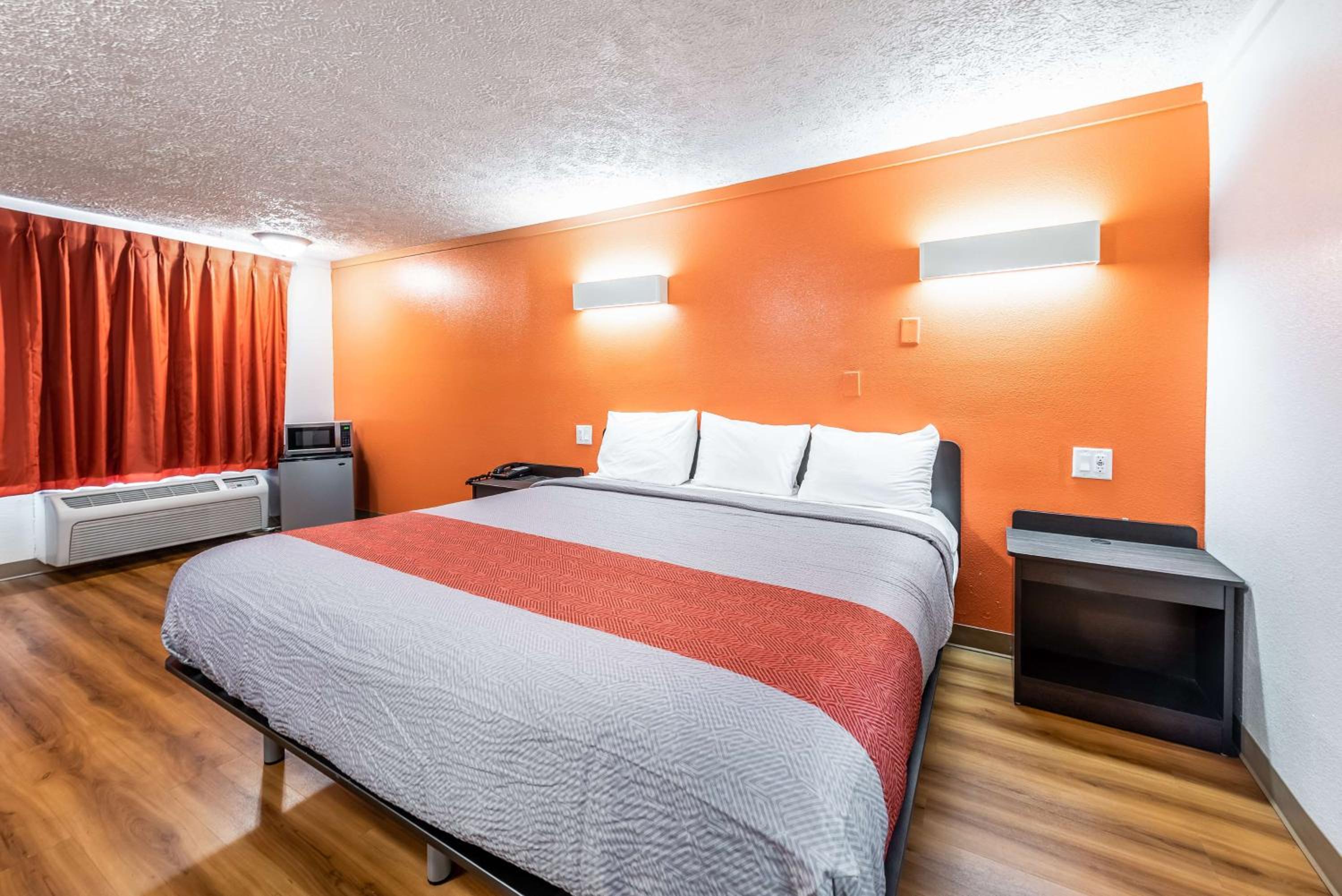 غرفة بسرير كينج، Motel6 Mansfield, OH 7/9