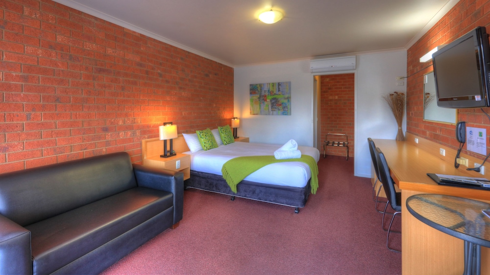 Pevensey Motor Lodge 28/52