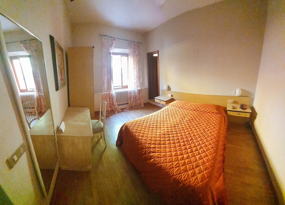 BASIC, DOUBLE OR TWIN BED