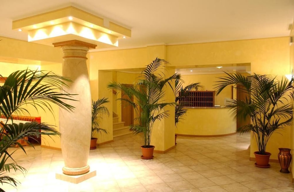 Lobby at Hotel All Azzurro, LIMONE SUL GARDA