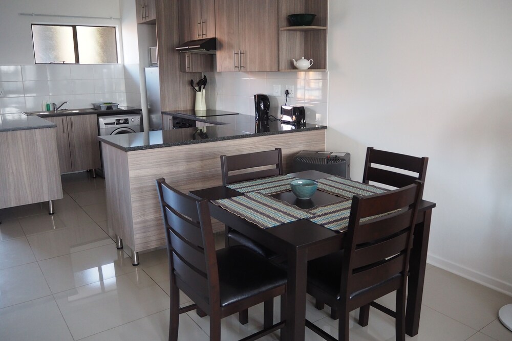 African Eagle Apartments 40/50