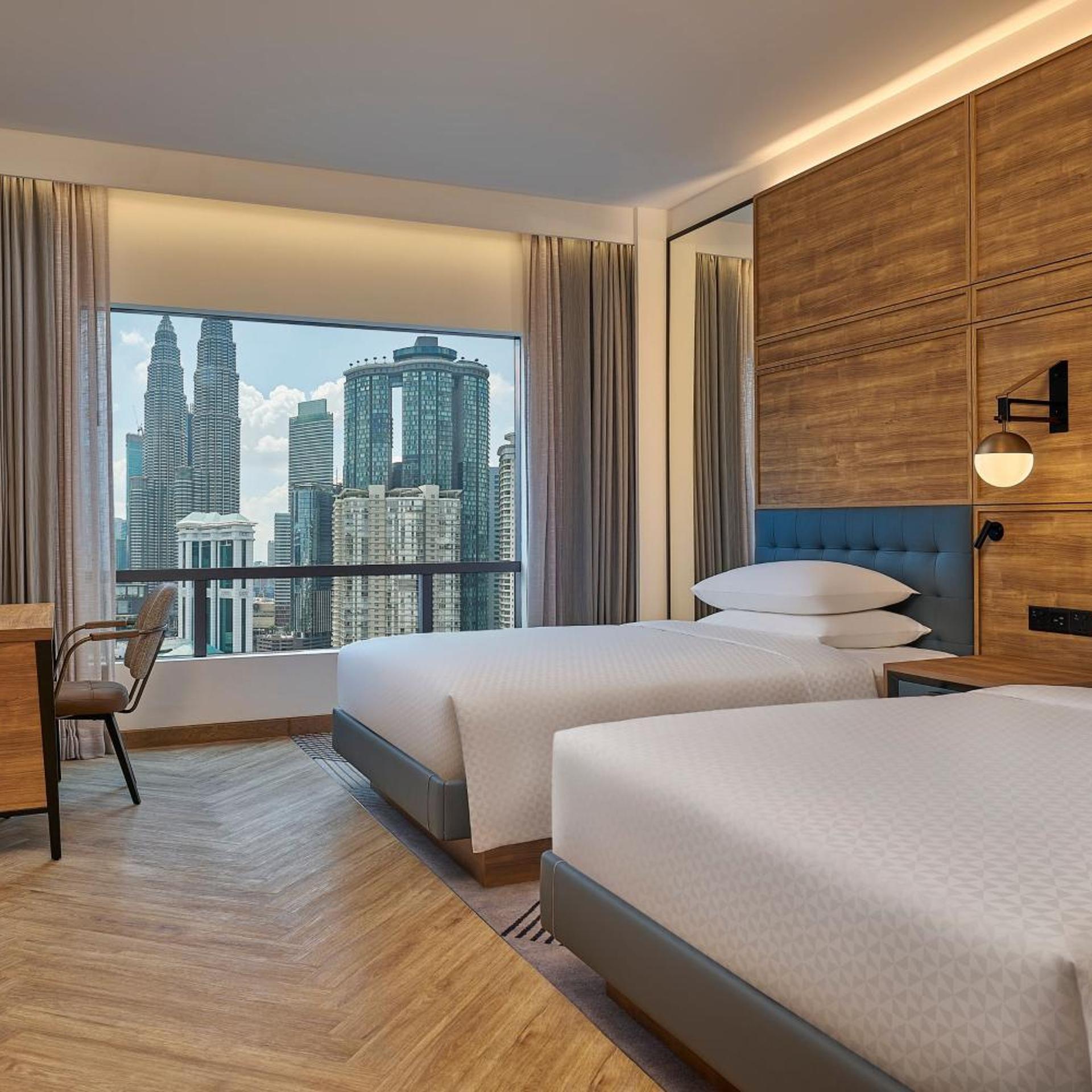 Deluxe, 2 Double Beds, Twin Towers View