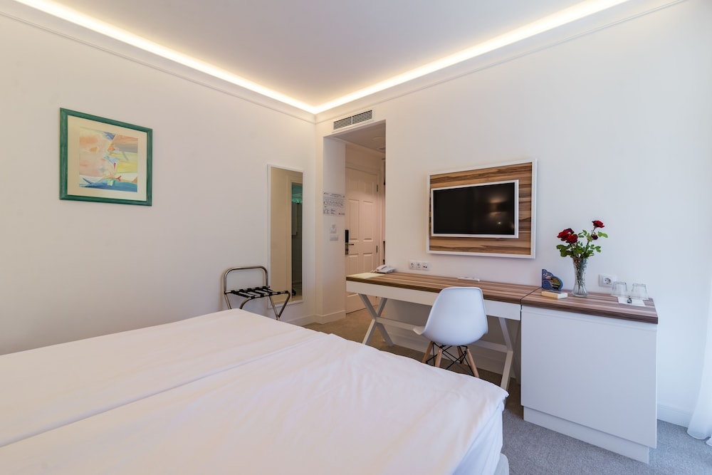 HVD Hotel Nympha Riviera Holiday Club Adults Only 18 10/45