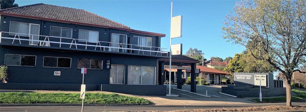 Country Comfort Cowra 1/44
