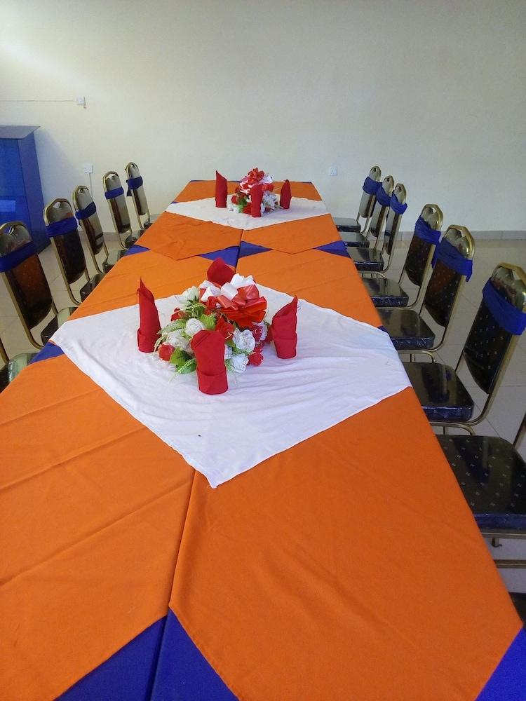 Kinondoni Diamond Hotel 8/20