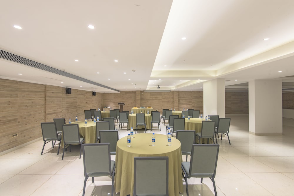The Fern Residency, Calangute, Goa 48/60
