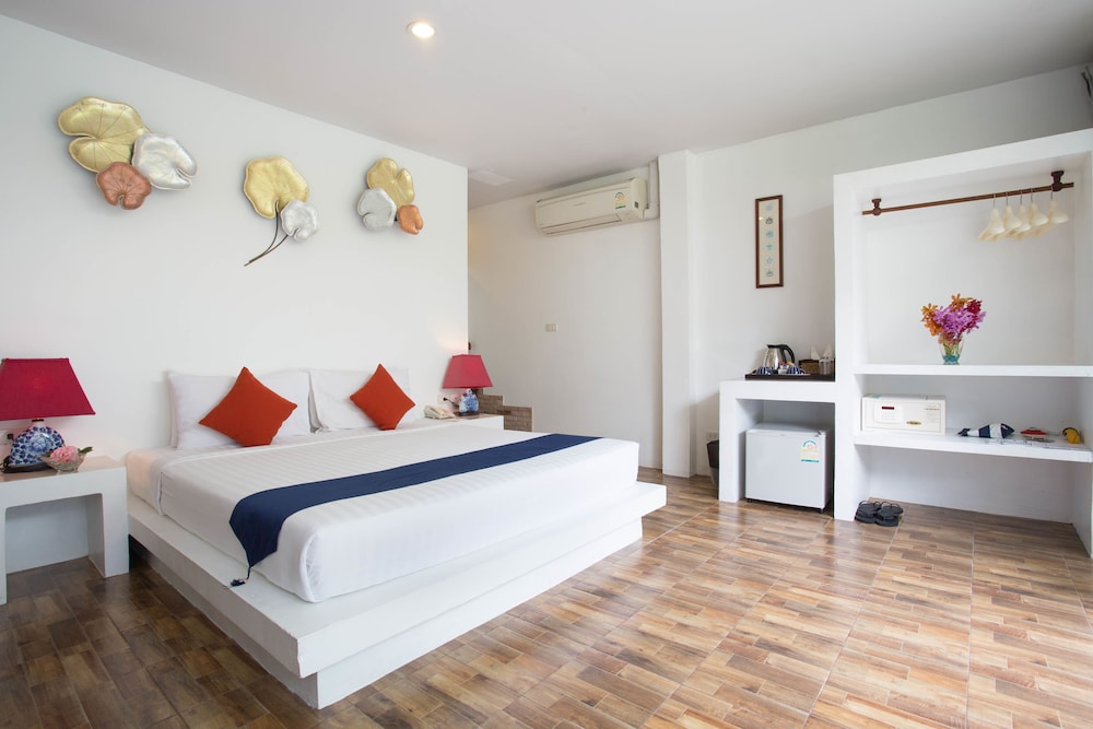 Laksasubha Hua Hin Hotel 10/33