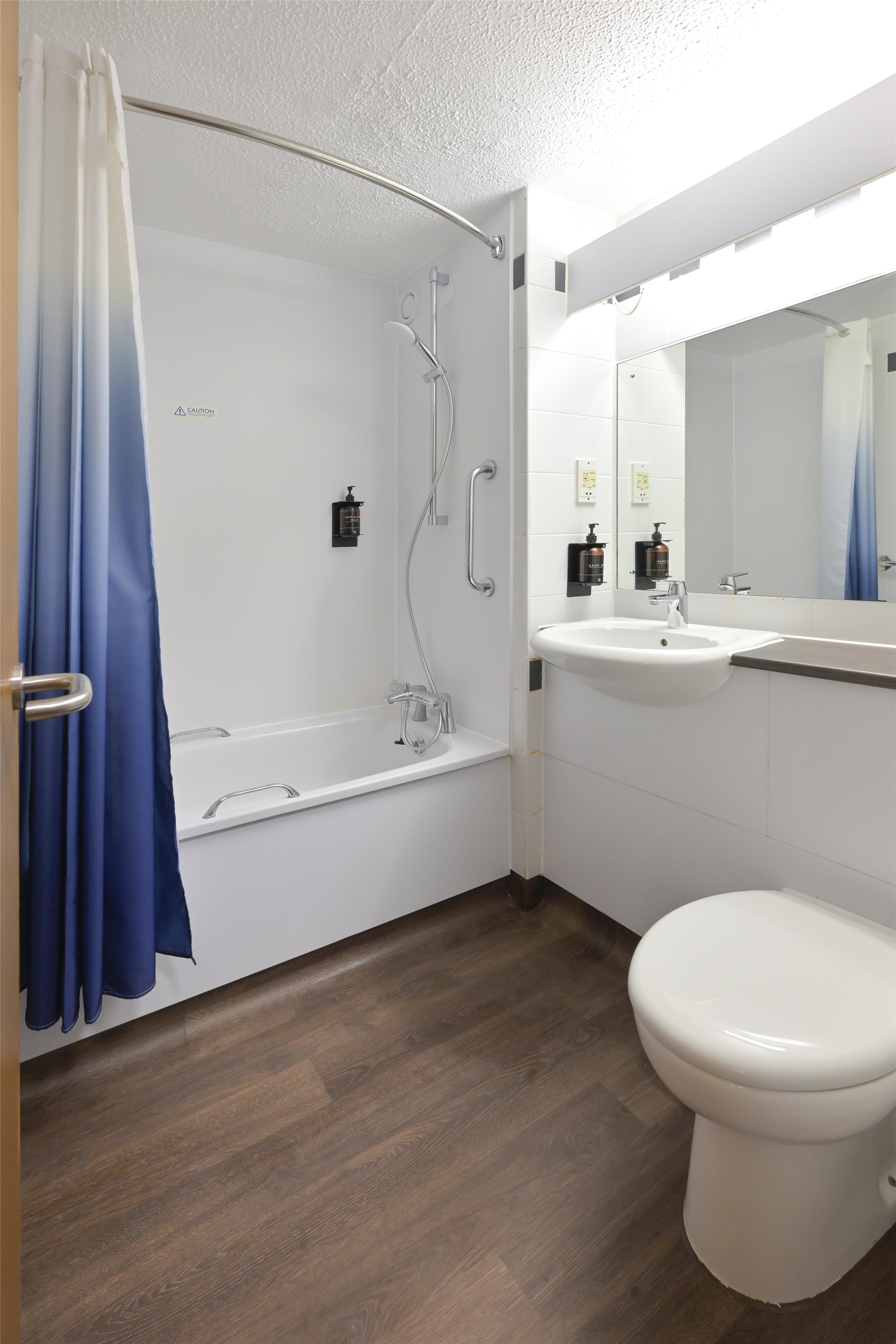 Travelodge Stafford M6 24/25
