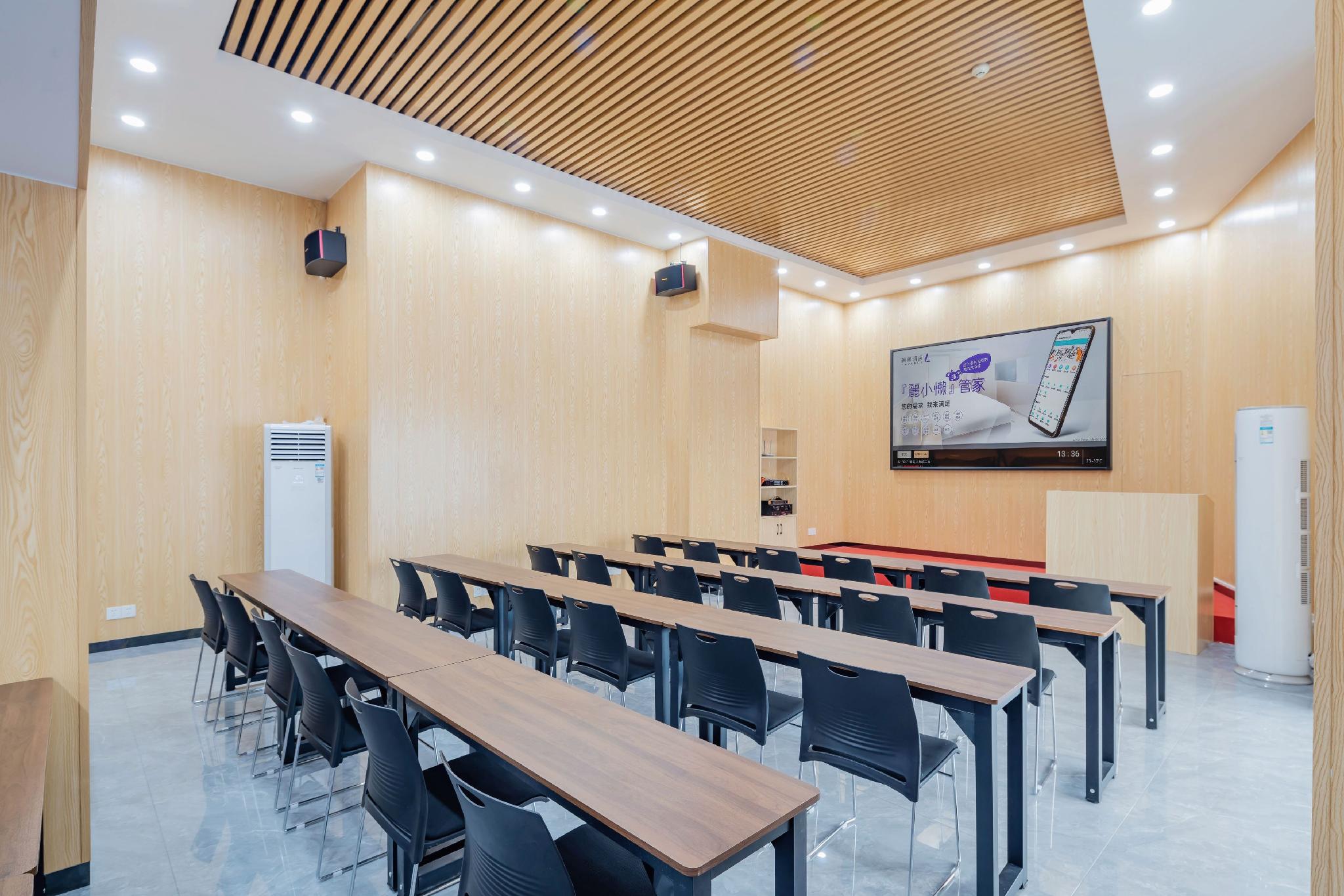 Lavande Hotel (Foshan Kuiqi Road Metro Station) 45/51