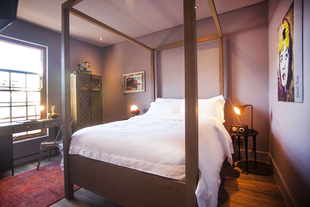 The Grey Hotel 26/78