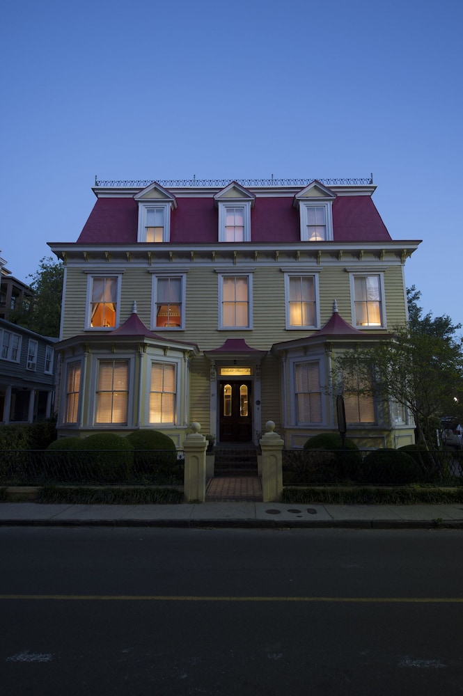 Barksdale House Inn 2/59
